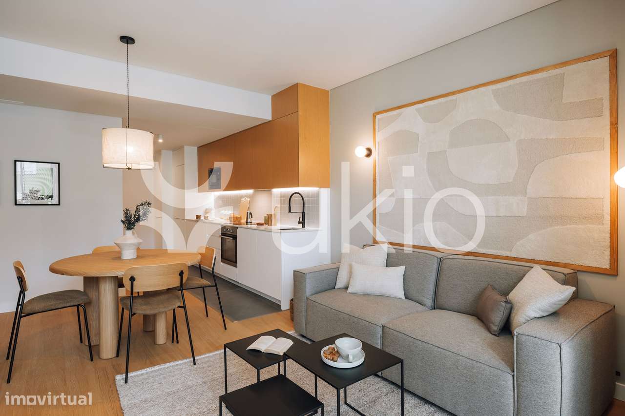 Apartamento T2 com piscina em São Sebastião da Pedreira - Grande imagem: 2/25