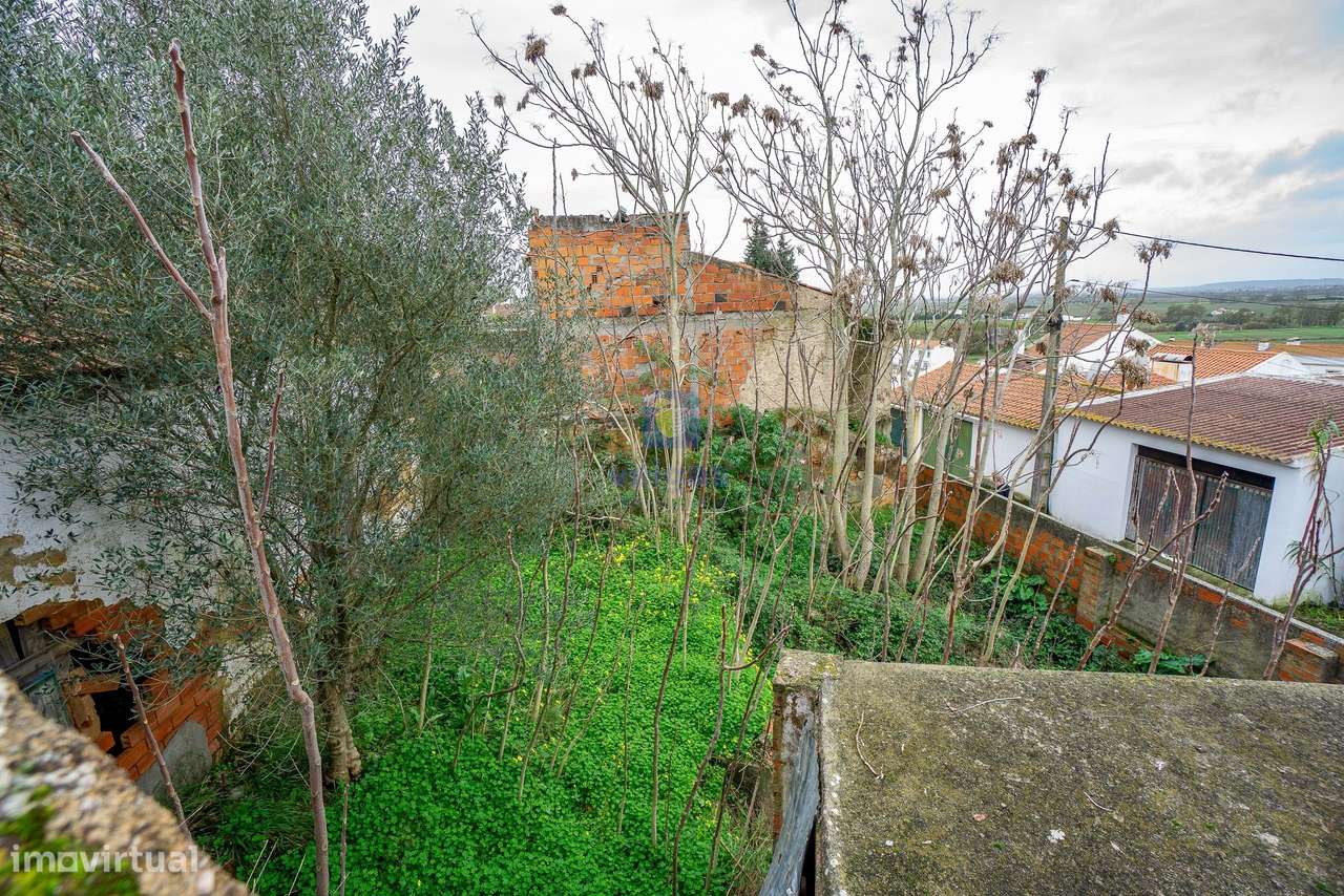 Lote Urbano de 280 m2 com antiga Fábrica em Ruína - Grande imagem: 5/27