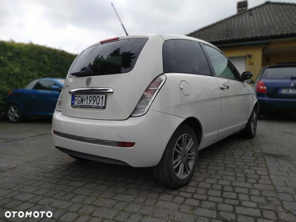 Lancia Ypsilon - 8