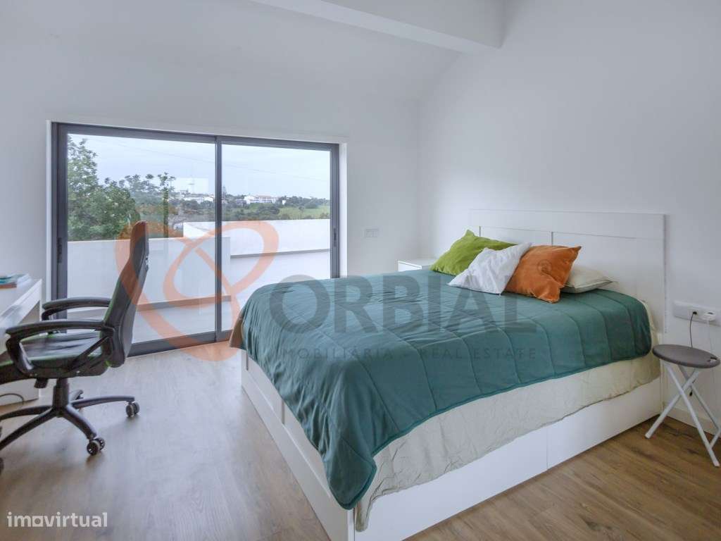 Moradia para venda em Albufeira com 6 quartos e piscina-16