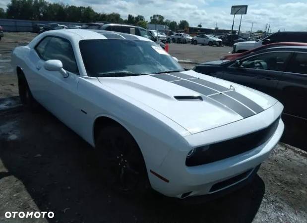 Dodge Challenger 5.7 R/T - 1