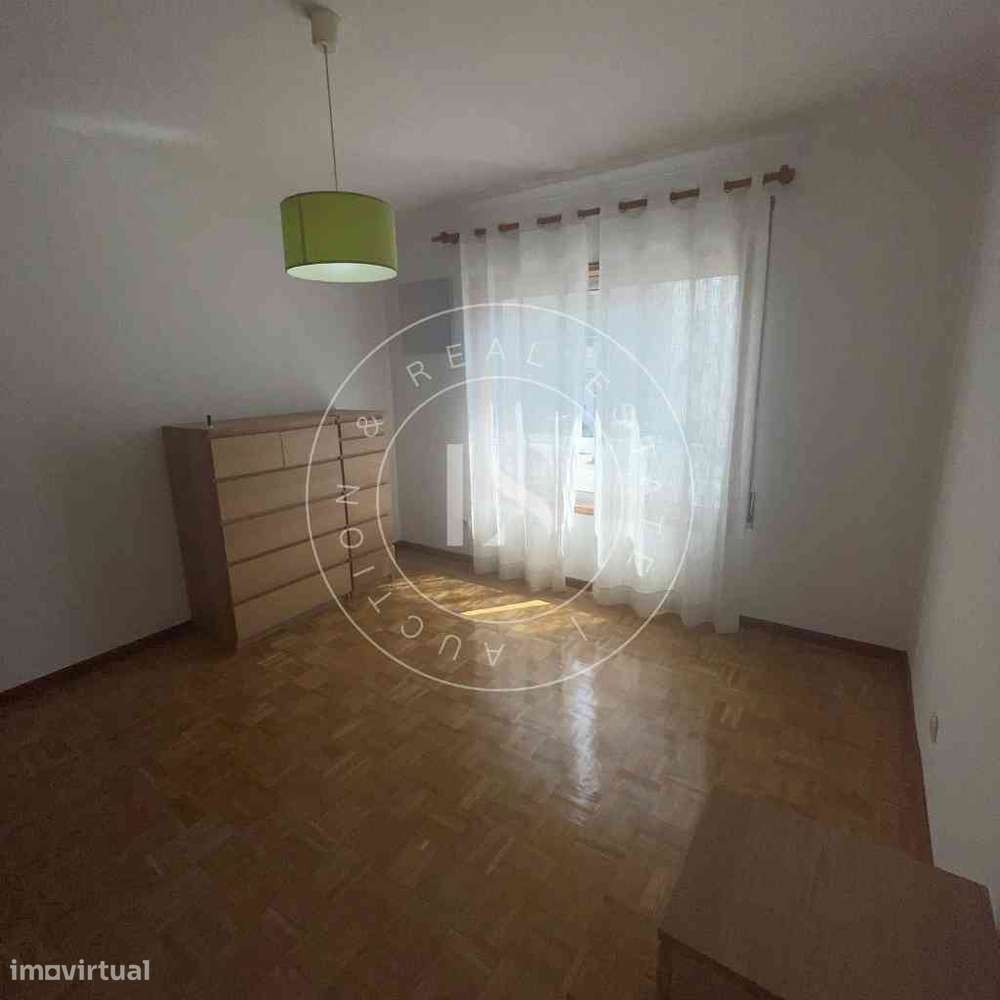 Apartamento T2 com Garagem e Arrumos | Urb. dos Altos | Cidade da Maia-21