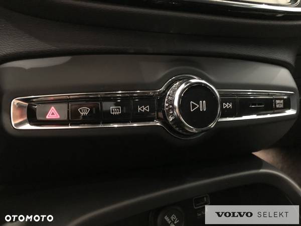 Volvo XC 40 - 23