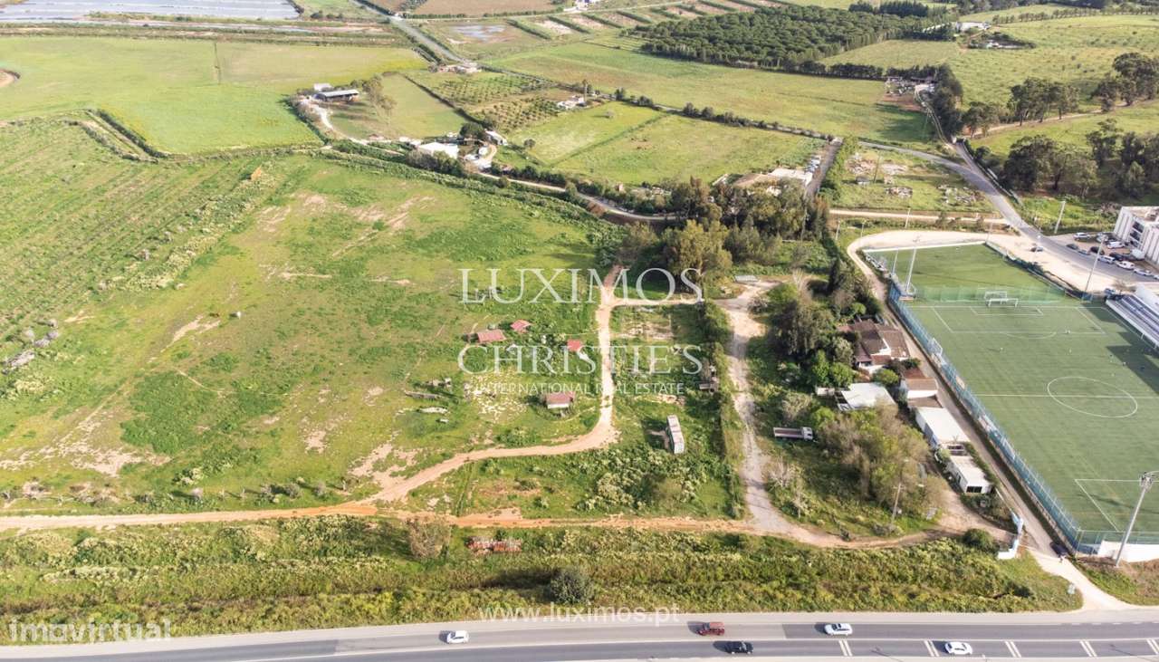 Quinta no Monte da Tapada, para venda, em Odiáxere, Algarve - Grande imagem: 2/16