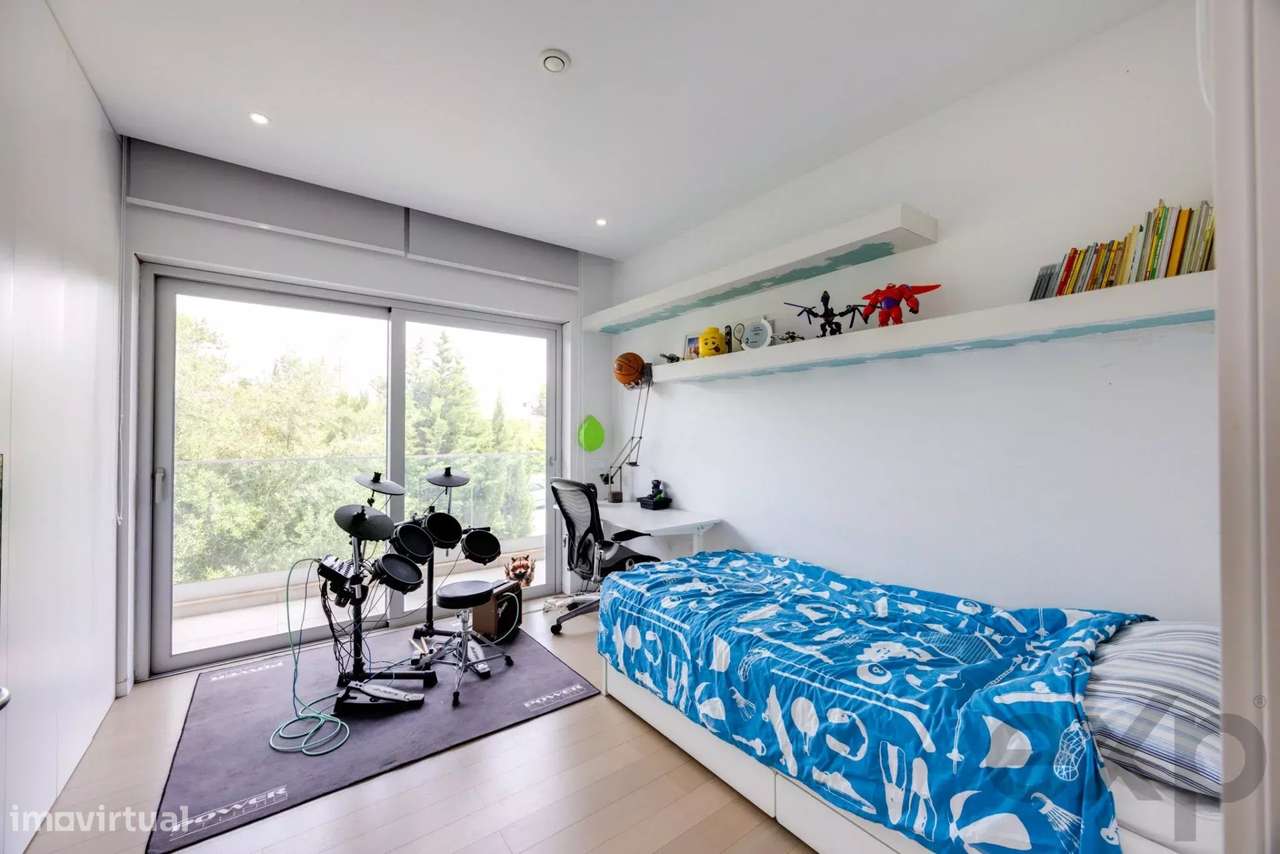 Moradia T4 com Piscina Aquecida de 17,5m e Apartamento Independente em-25
