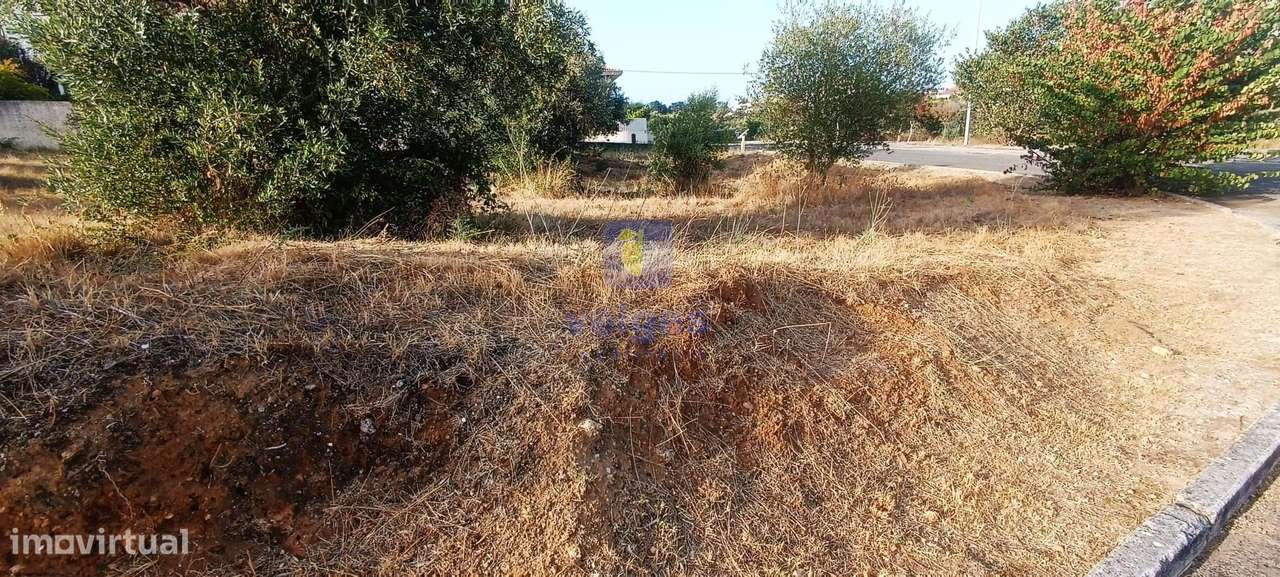 Lote de terreno urbano com 396 m2 no centro de Alcanena - Grande imagem: 4/15