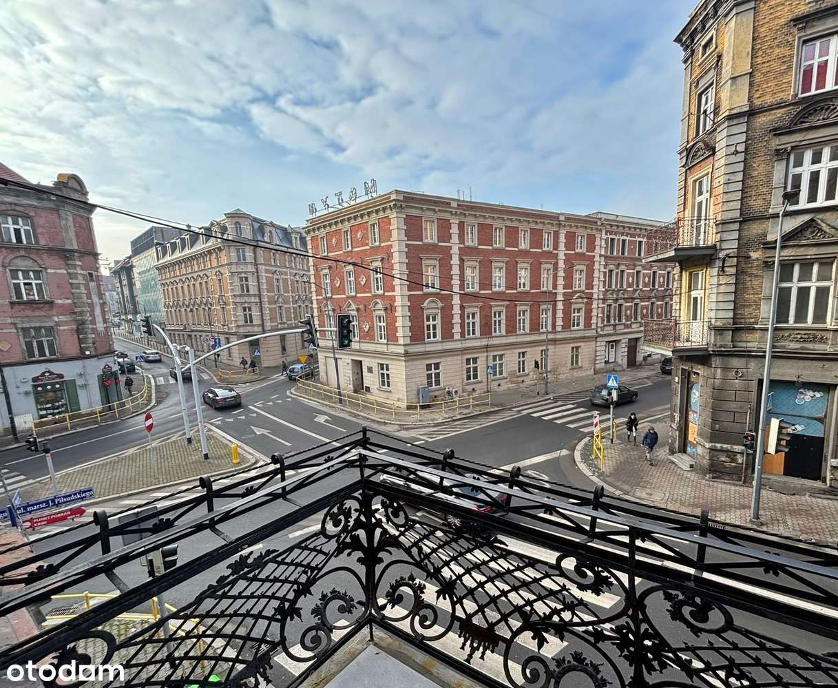 Piękne mieszkanie z balkonem w centrum | 3a-5