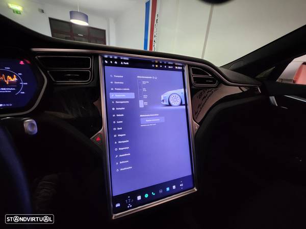 Tesla Model S 75D - 27