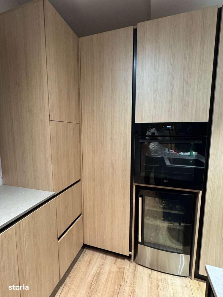 Casa / Aviatiei / 180 mp + curte - Imagine principală: 5/16