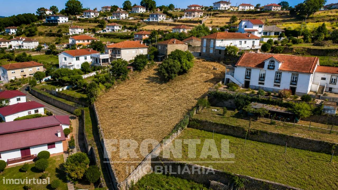 Terreno com Projeto Aprovado para Moradia T3 com Piscina | Pronto para-4