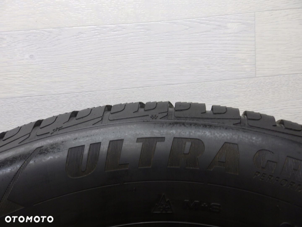 Opony zimowe Goodyear Ultra Grip Performance Gen-1 215/65/17 - 4