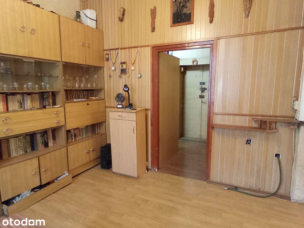 Mieszkanie z potencjałem w ładnej kamienicy + świetna lokalizacja.-3