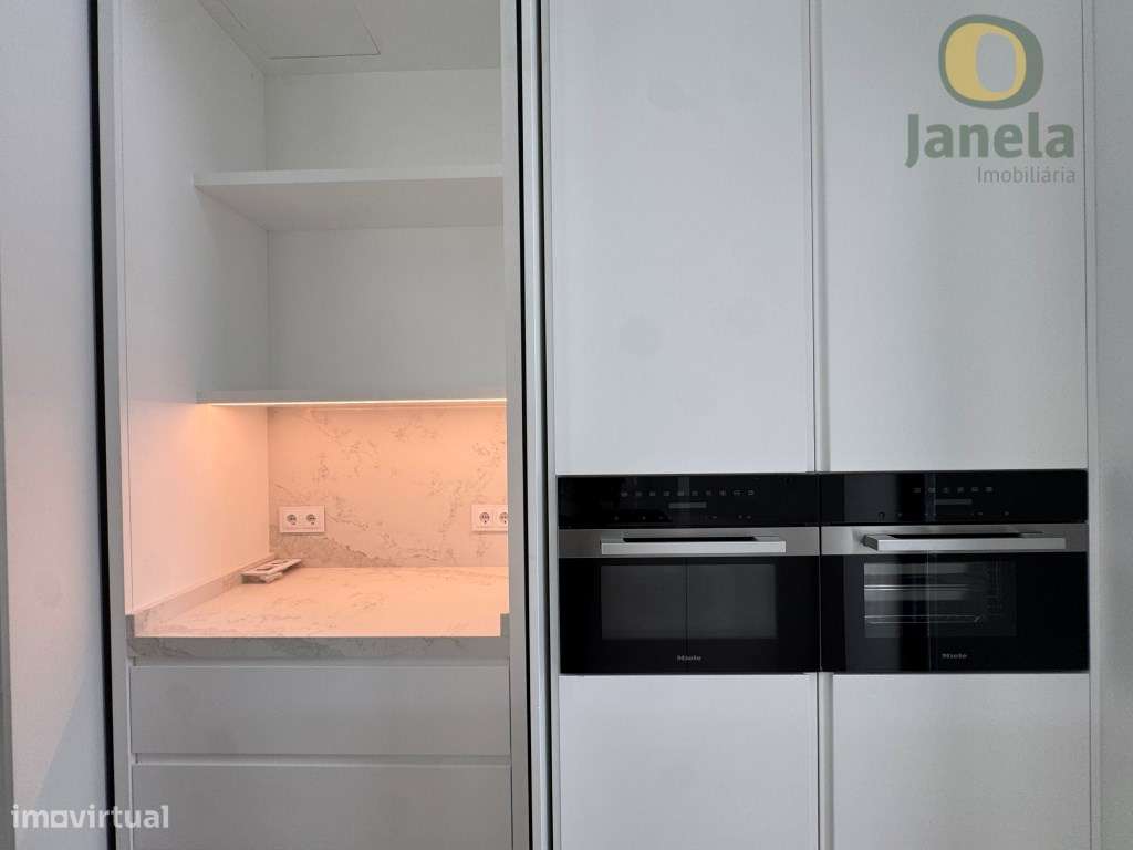 Moradia T4 de Luxo com Piscina, em Primeira Linha de Golfe, Vilamoura-24