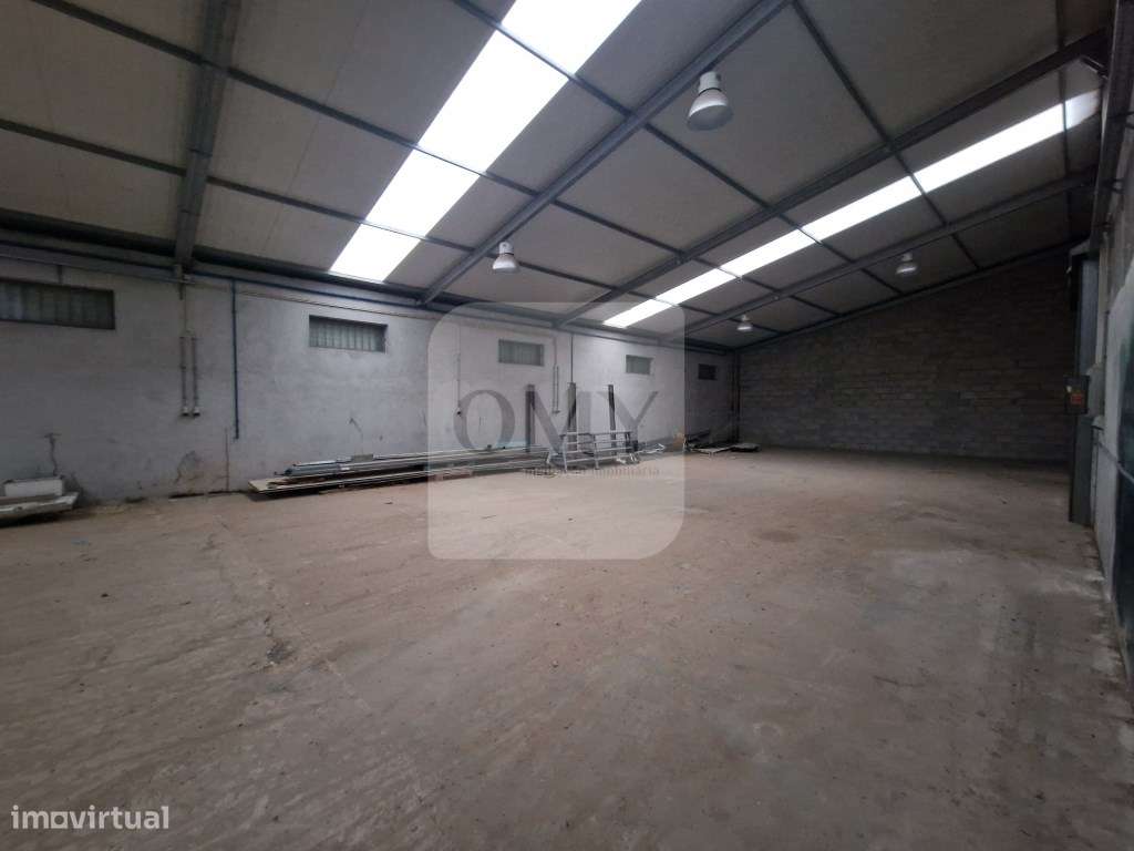 Armazém de 501m2 na Zona Industrial de Constantim, Vila Real - Grande imagem: 3/12