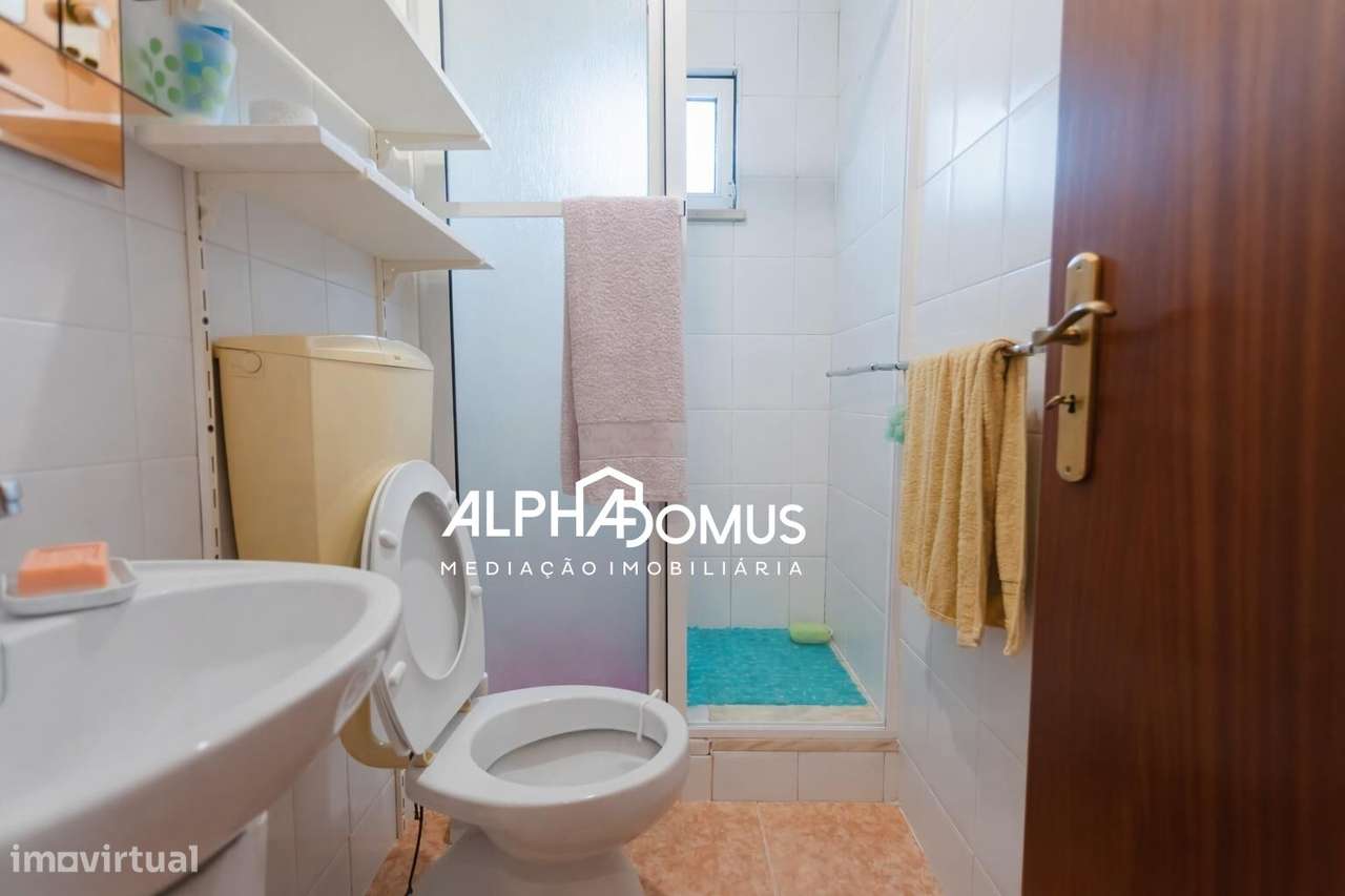 Moradia isolada com piscina, anexo e terreno, em Barosa.-11