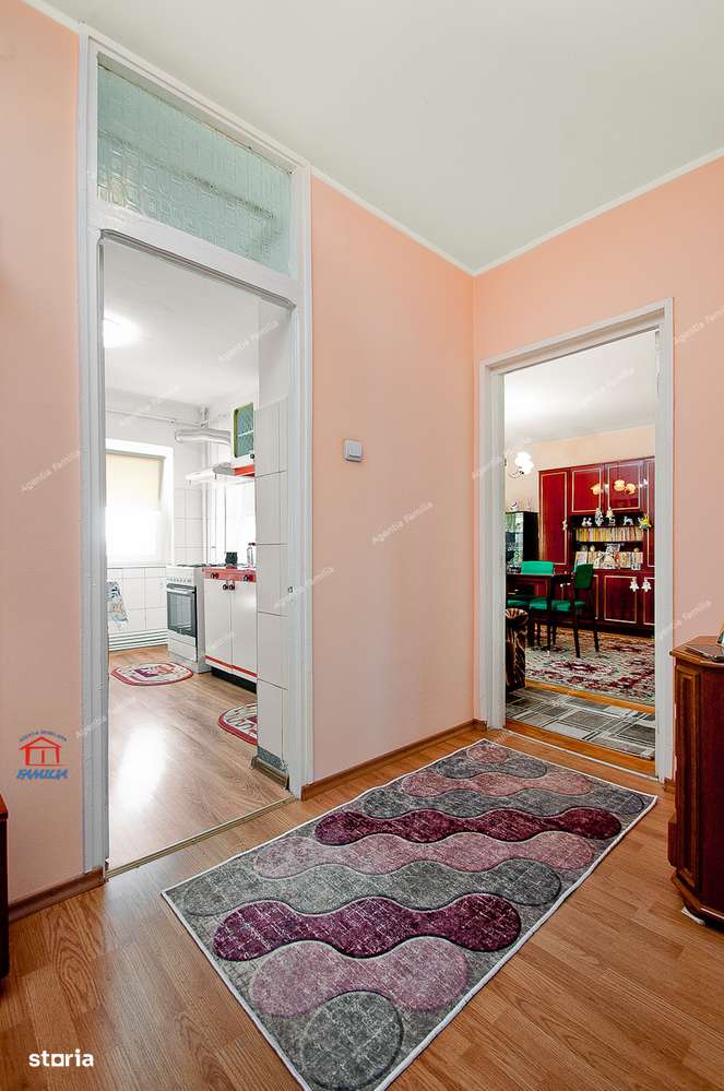 Vand/schimb apartament cu 4 camere, Micro 17( Penny)etaj 6, sup.98 mp.-3