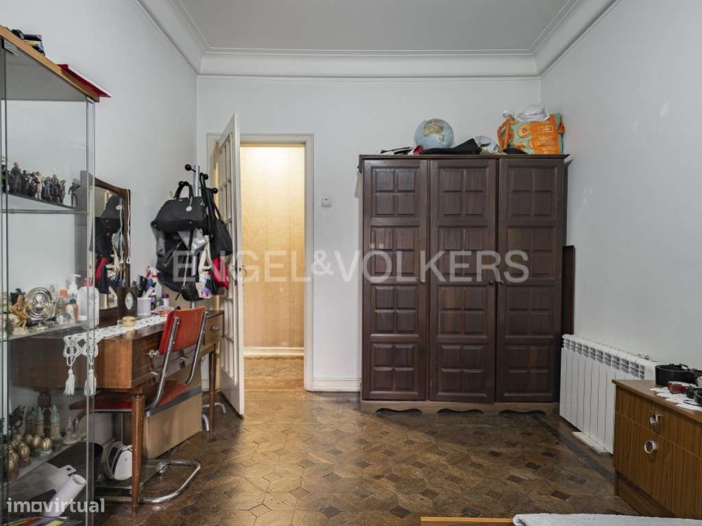 Moradia Isolada com Terreno de 1.300 m² em Alvalade-30