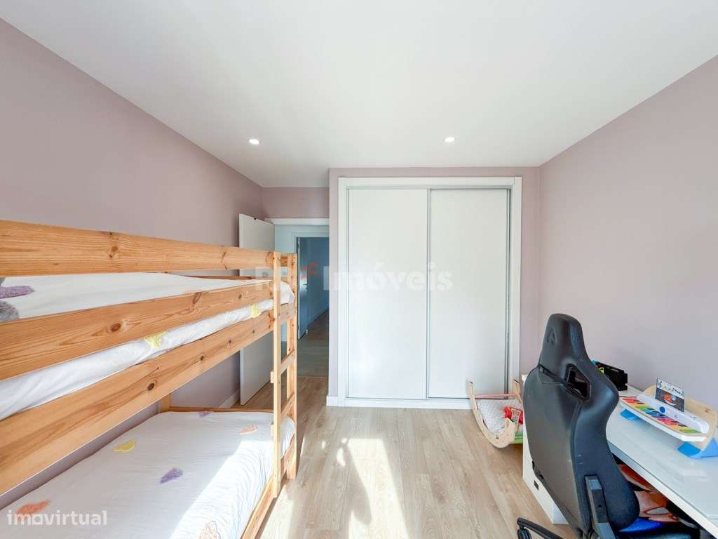 Apartamento T3 Semi-Novo, c/ Garagem - em Constância-21