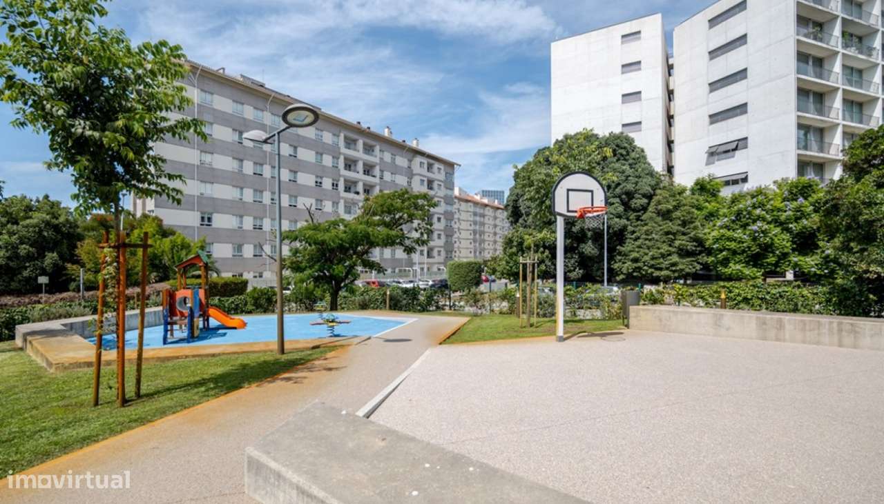 Apartamento T1 com varanda em Lordelo do Ouro no Porto-15