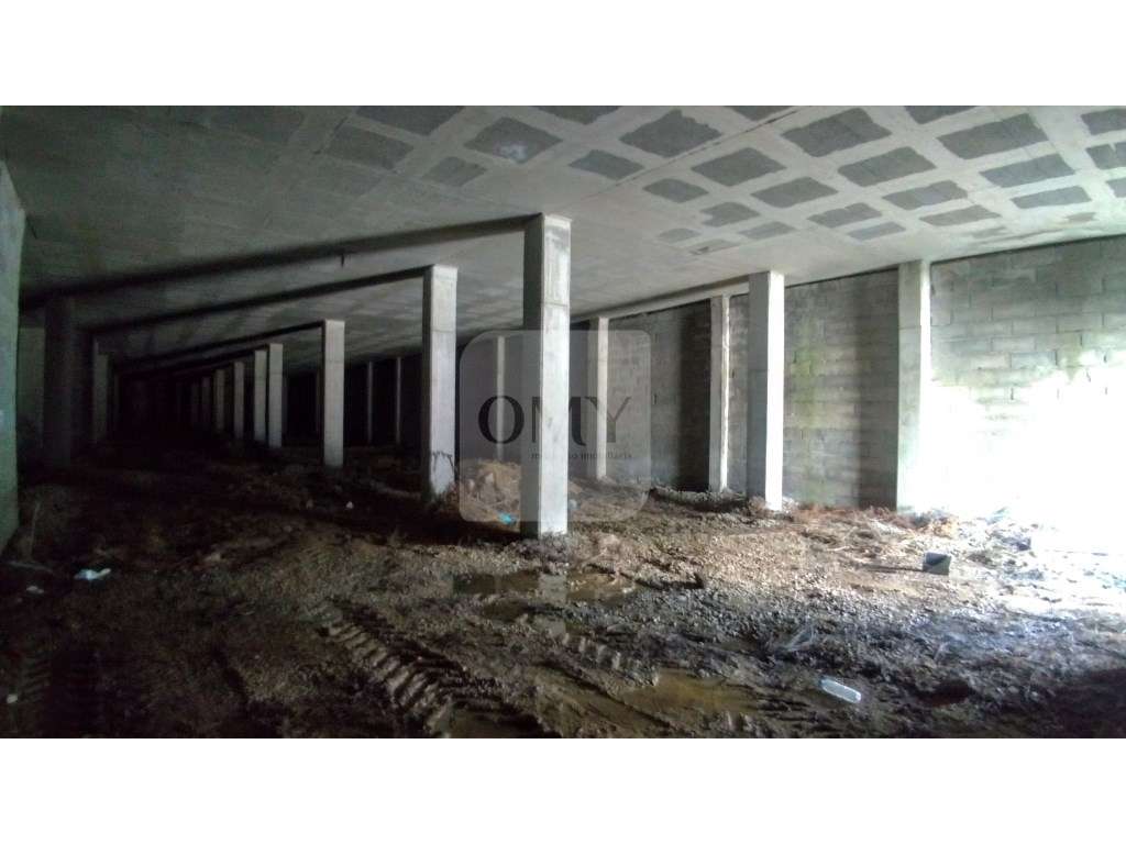 Na Vila de Murça, armazéns de 1600 m2 em bruto - Grande imagem: 5/6