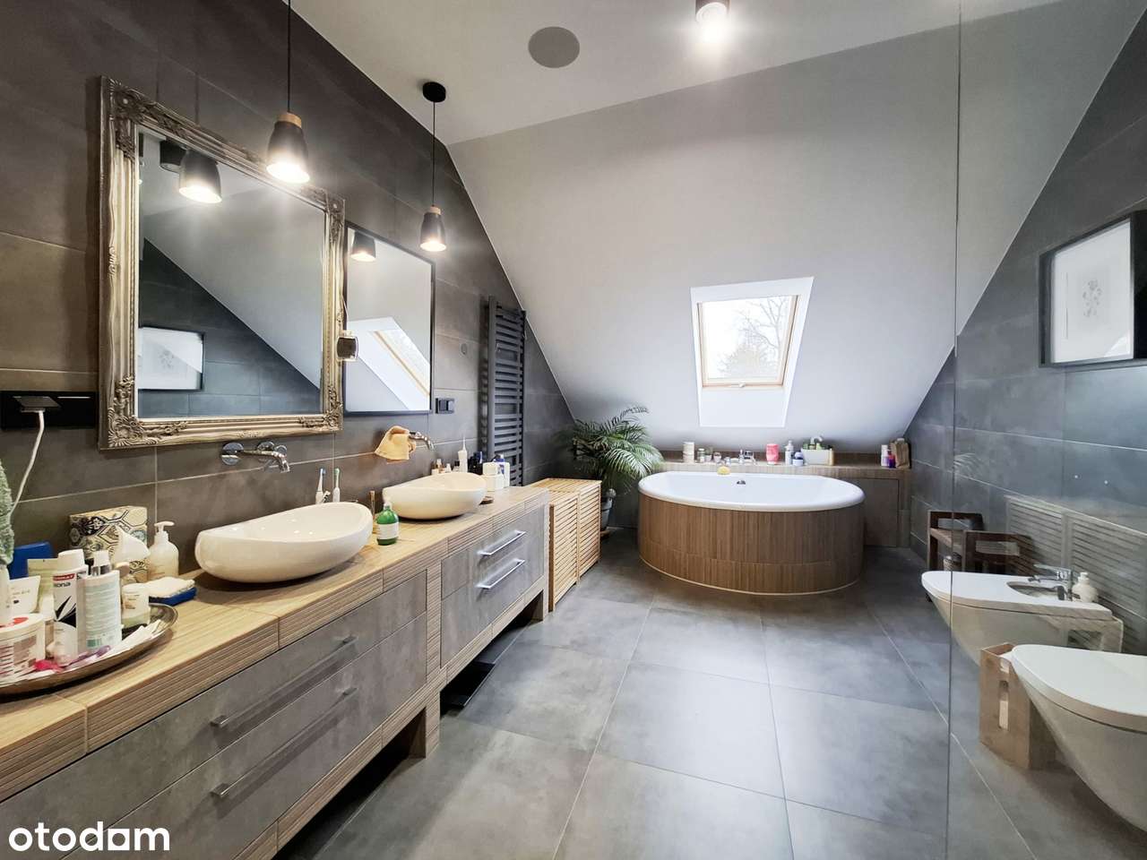 Przestrzeń domu zaprojektowana z myślą o komforcie.-9