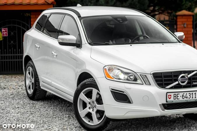 Volvo XC 60 D5 AWD R-Design Kinetic - 3