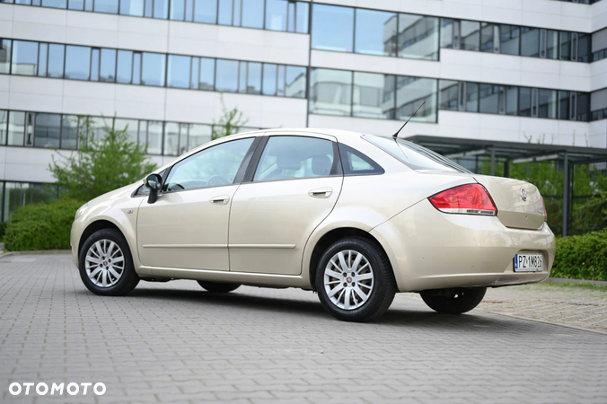 Fiat Linea 1.4 Active - 12