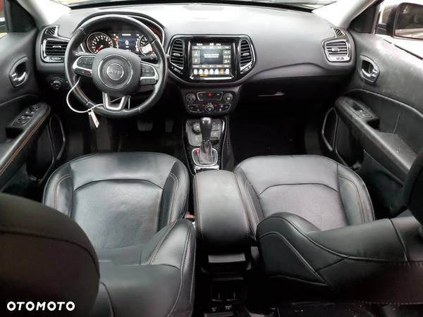 Jeep Compass - 4