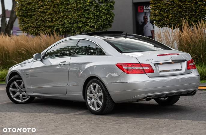 Mercedes-Benz Klasa E 350 CGI Cabrio BlueEFFICIENCY 7G-TRONIC Avantgarde - 9