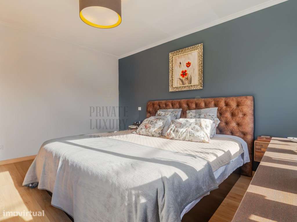 Moradia T4 na Aroeira, contemporânea com piscina e cave-35