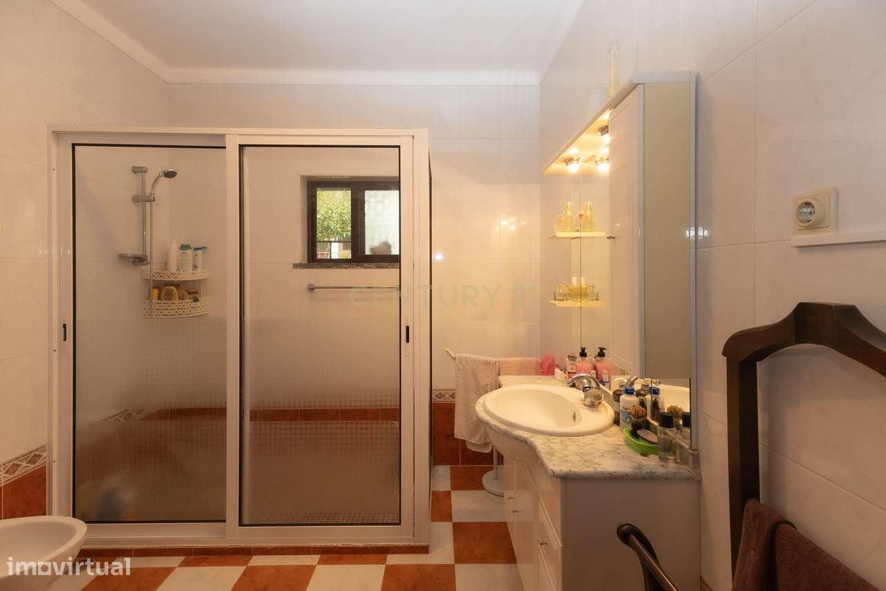 Moradia T3 com quintal, garagem e anexos no centro de Ervidel-22