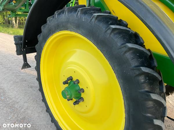 John Deere 824 - 14