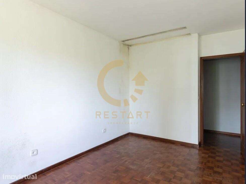 Apartamento T1 com Potencial de Modernização – Matosinhos-14