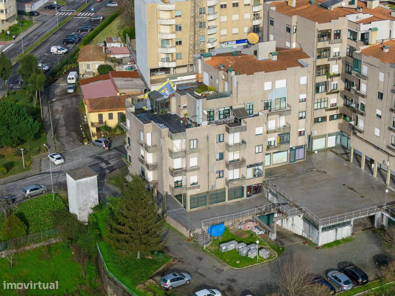 Apartamento T3 Completamente Renovado - Arrifana - Grande imagem: 5/32