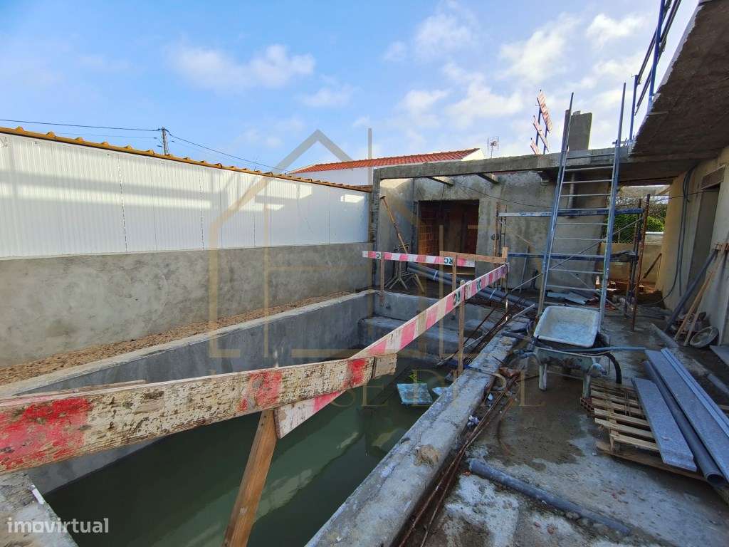 Sofisticada Moradia Térrea T3 +1 com Piscina. Fernão Ferro-7