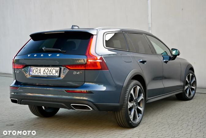 Volvo V60 Cross Country D4 AWD Geartronic Pro - 36