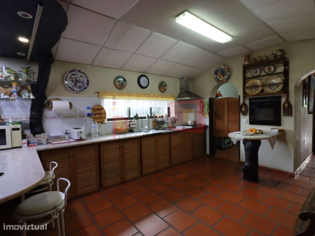 TERRENO COM CASAS - SARILHOS GRANDES-30