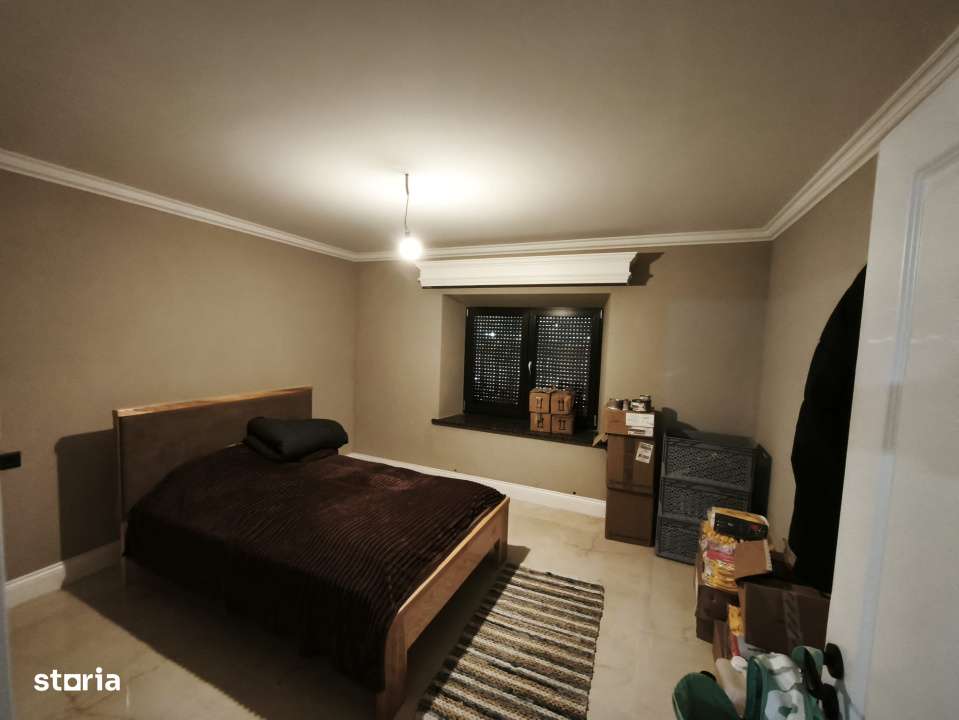 Casa cu 8 camere, 750 mp teren , Radauti - Imagine principală: 4/17