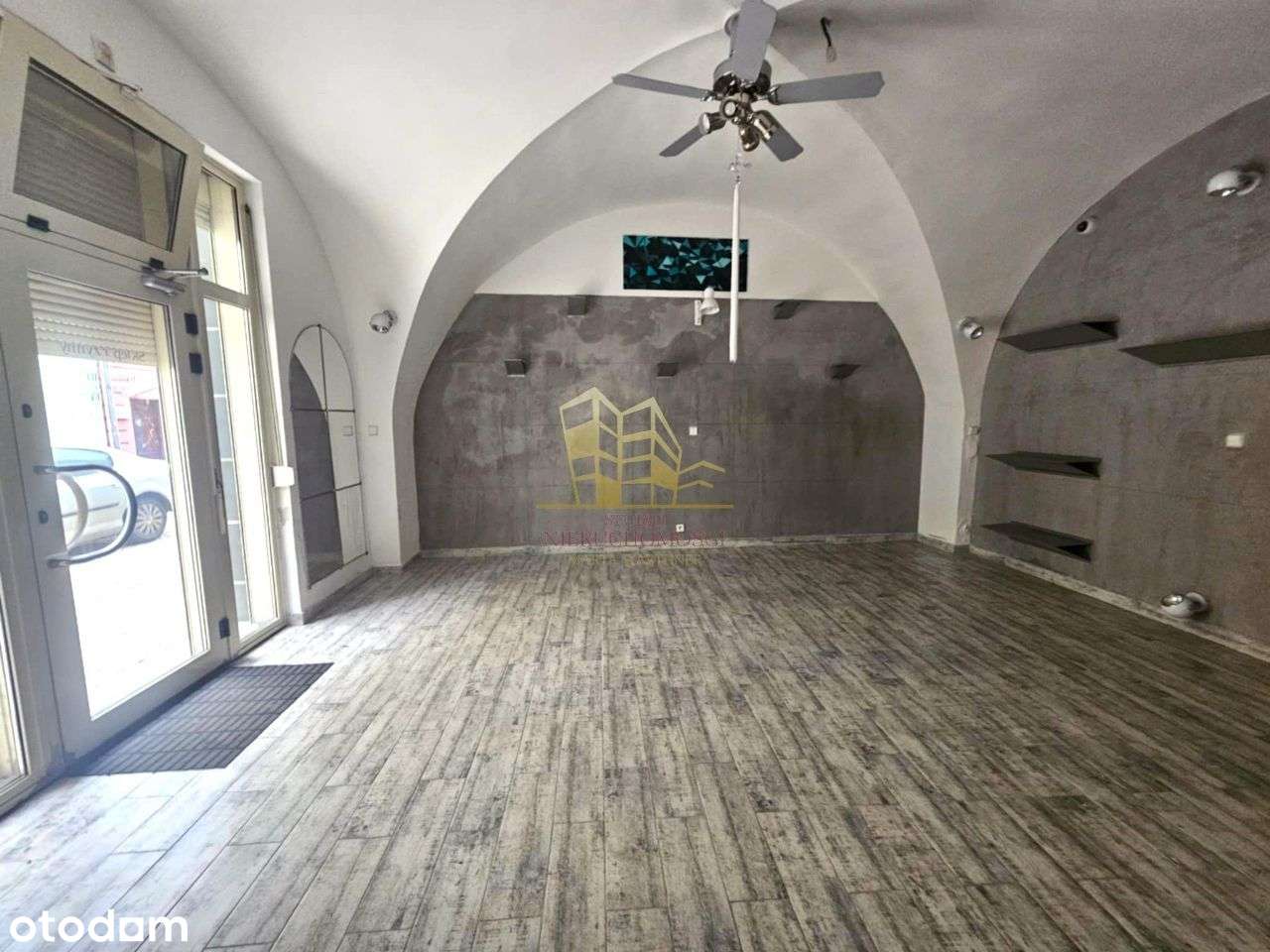 Lokal usługowy w Dzierżoniowie/Rynek 37m2-6