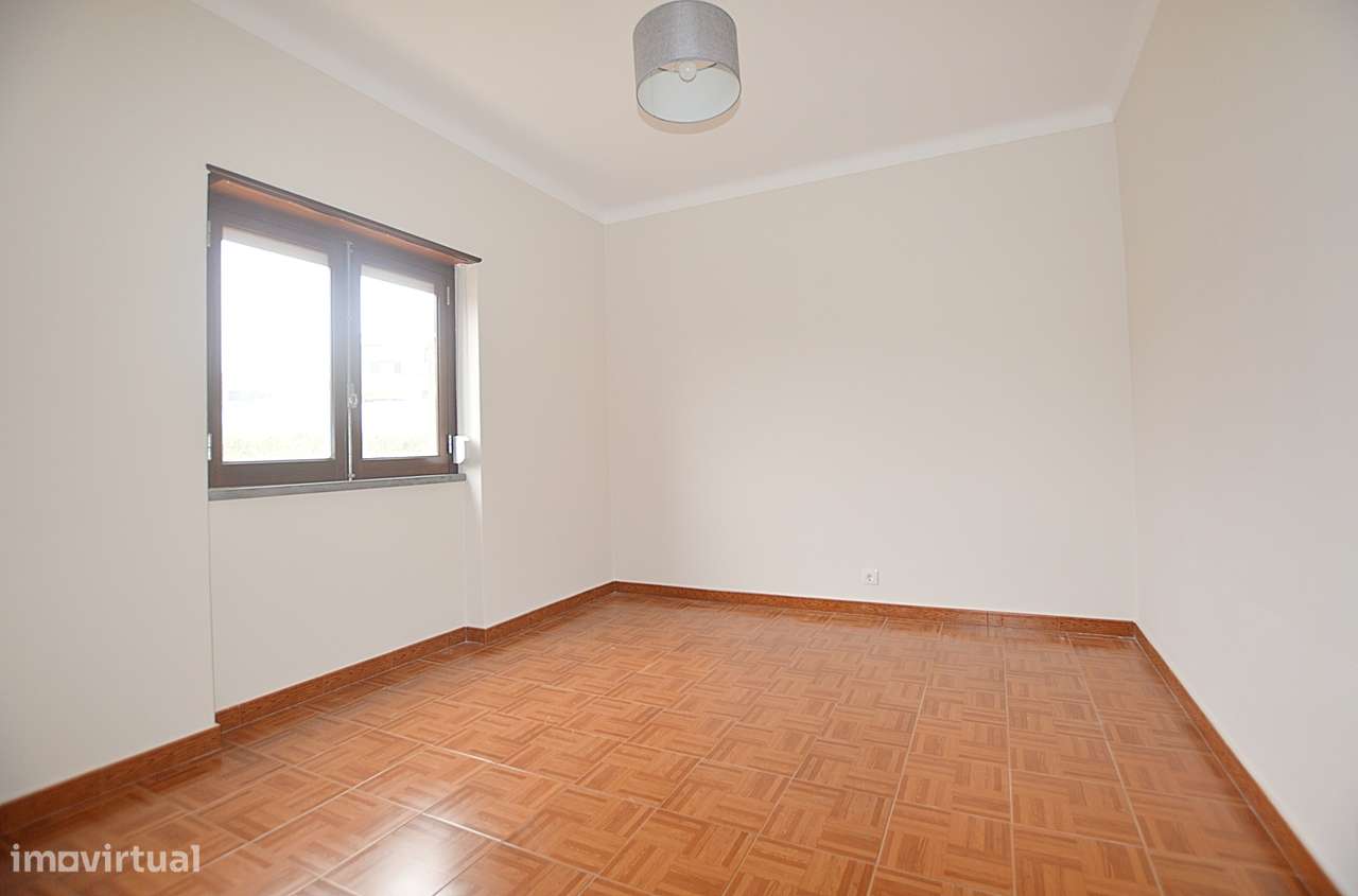 Moradia Térrea T3 Inserida em lote 550m2 - Zona Ericeira - Grande imagem: 4/17