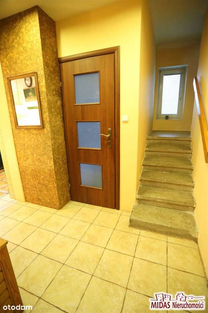 Bliźniak w atrakcyjnej lokalizacji-12