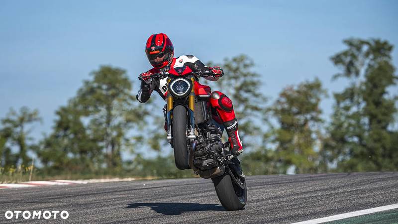 Ducati Monster - 12