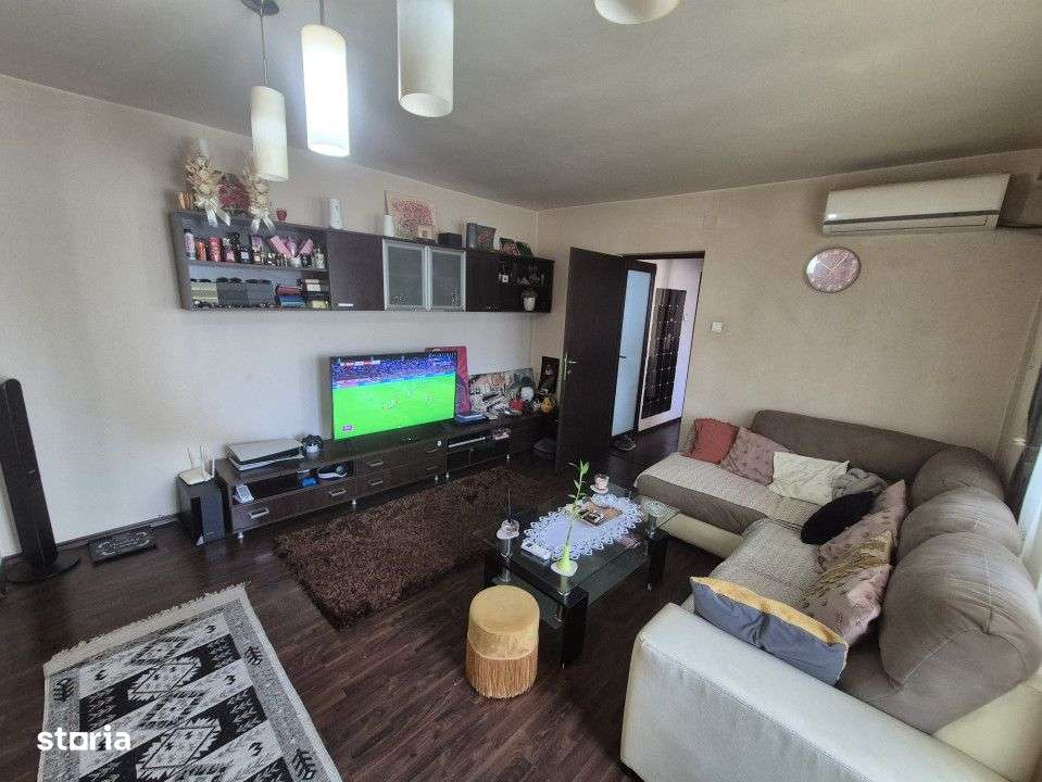 Vanzare apartament 3 camere, situat ULTRACENTRAL, strada Unirii - Imagine principală: 1/8