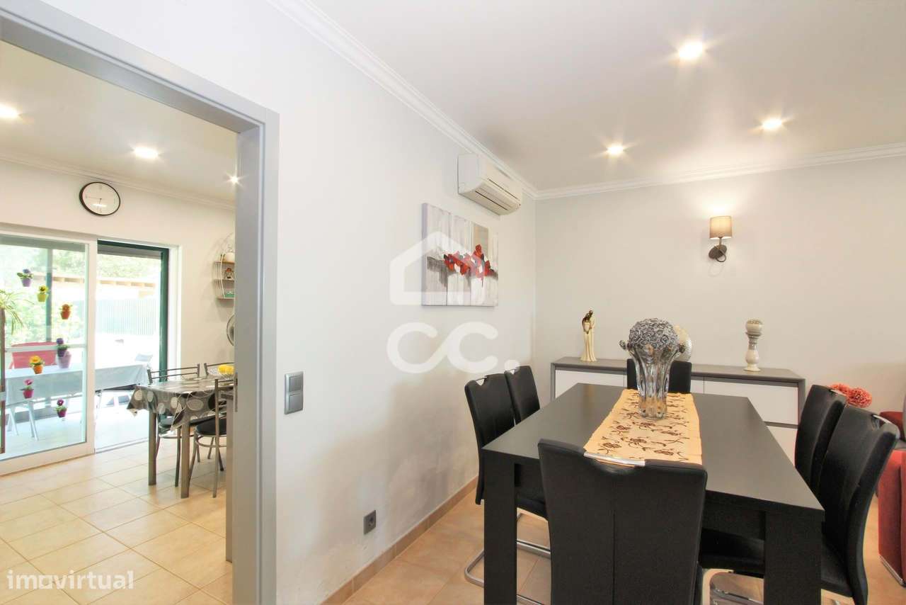 Venda com reserva de usufruto vitalício - Moradia T3 com piscina em Ar-6