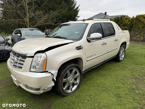 Cadillac Escalade - 32