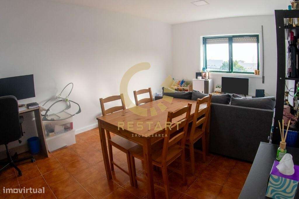 Apartamento T2 com varanda e vistas mar, sem elevador  - Arcozelo - Grande imagem: 5/25