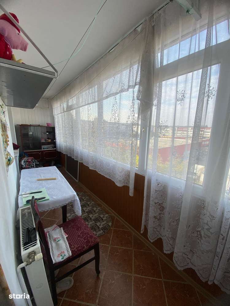 3 DECOMANDATE cu centrala,izolat, termopan, 78mp, balcon 8m,Mioritei-15