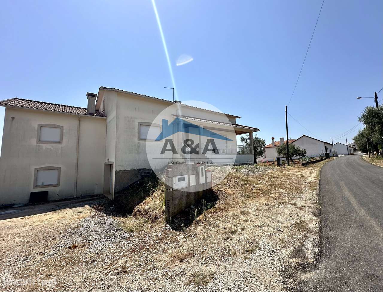 Moradia T3 com 2700m² de terreno – Potencial e Localização Privileg... - Grande imagem: 2/22