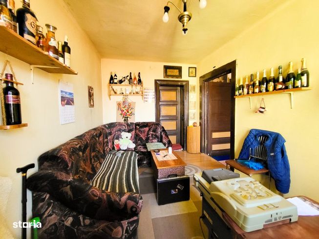 Casa 8 Camere, 3 Apartamente, Singur in curte-5