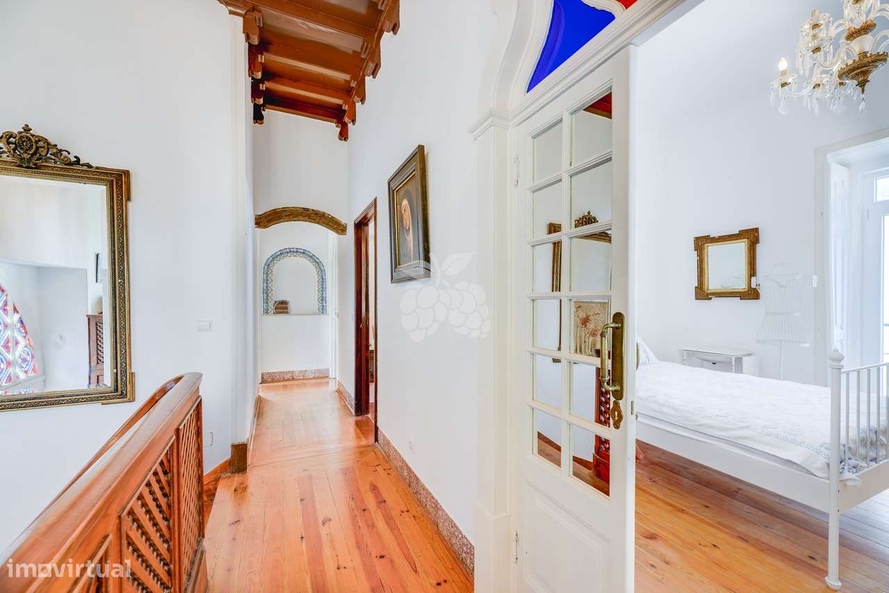 Moradia histórica T6  em Sintra com jardim, piscina e garagem-26